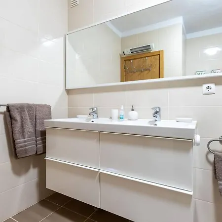 Διαμέρισμα Lovely One Bedroom In