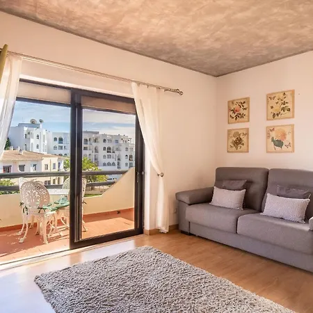 Διαμέρισμα Lovely One Bedroom In